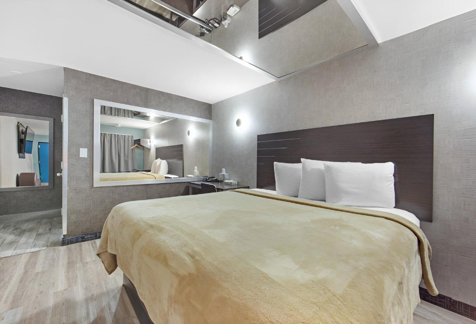 Hotel Opus Bronx Near Bay Plaza Mall Ню Йорк Екстериор снимка