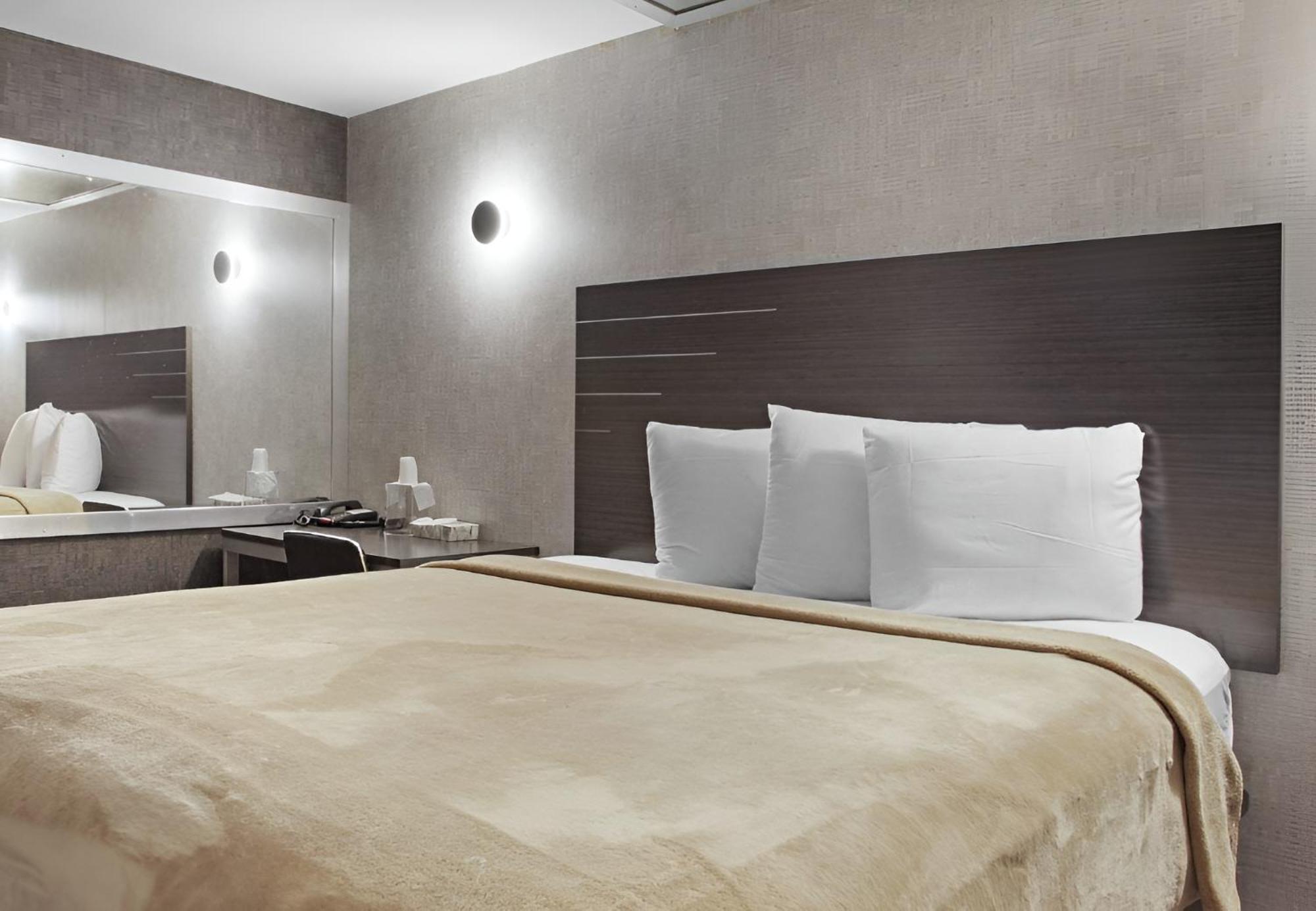 Hotel Opus Bronx Near Bay Plaza Mall Ню Йорк Екстериор снимка